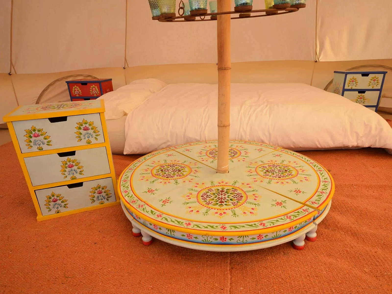 Camping with Soul 4 Piece Round Indian Table