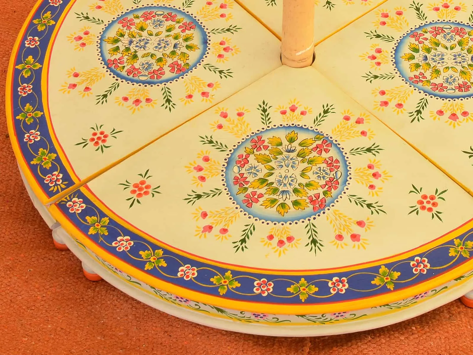 Camping with Soul 4 Piece Round Indian Table