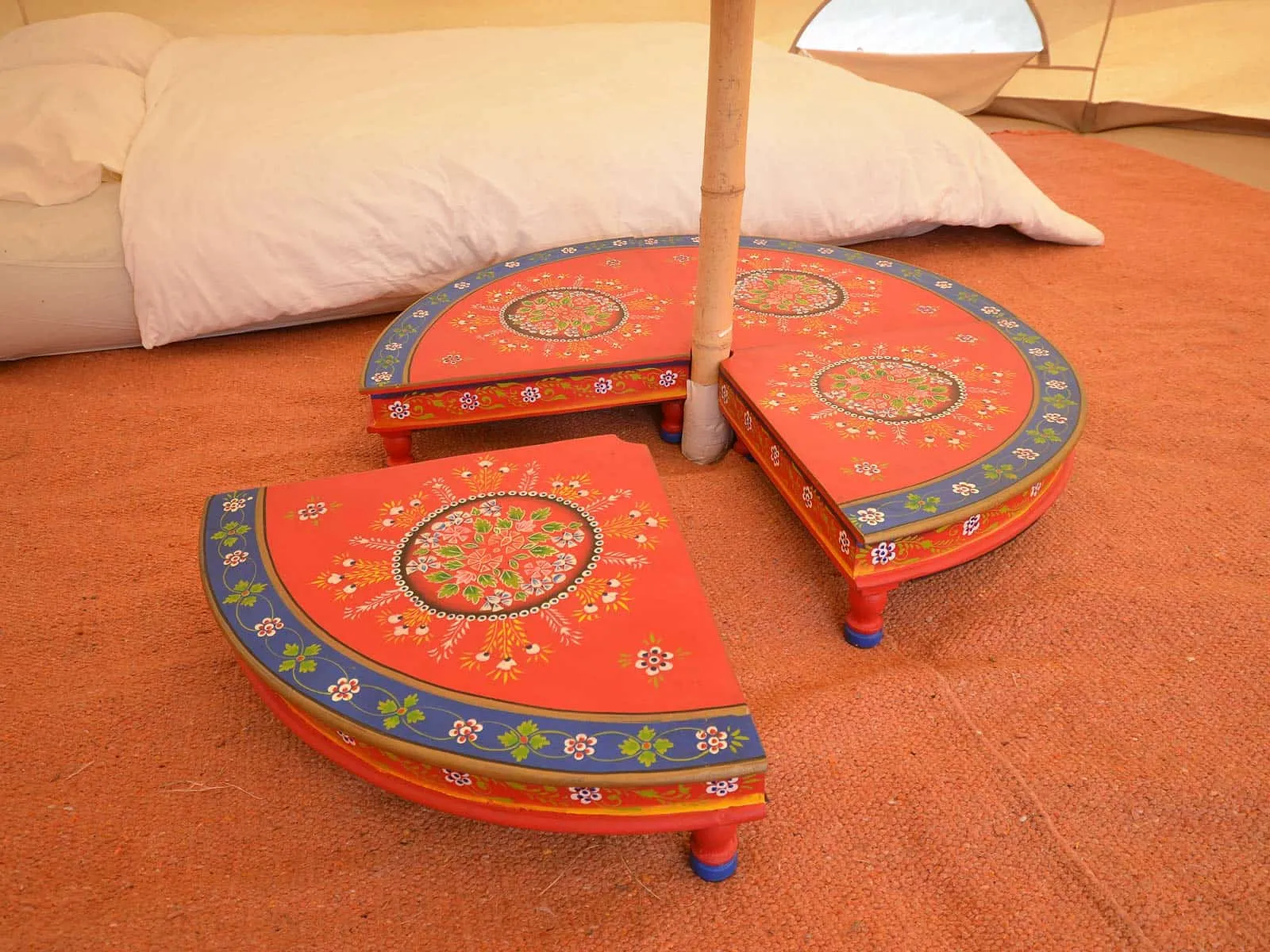 Camping with Soul 4 Piece Round Indian Table