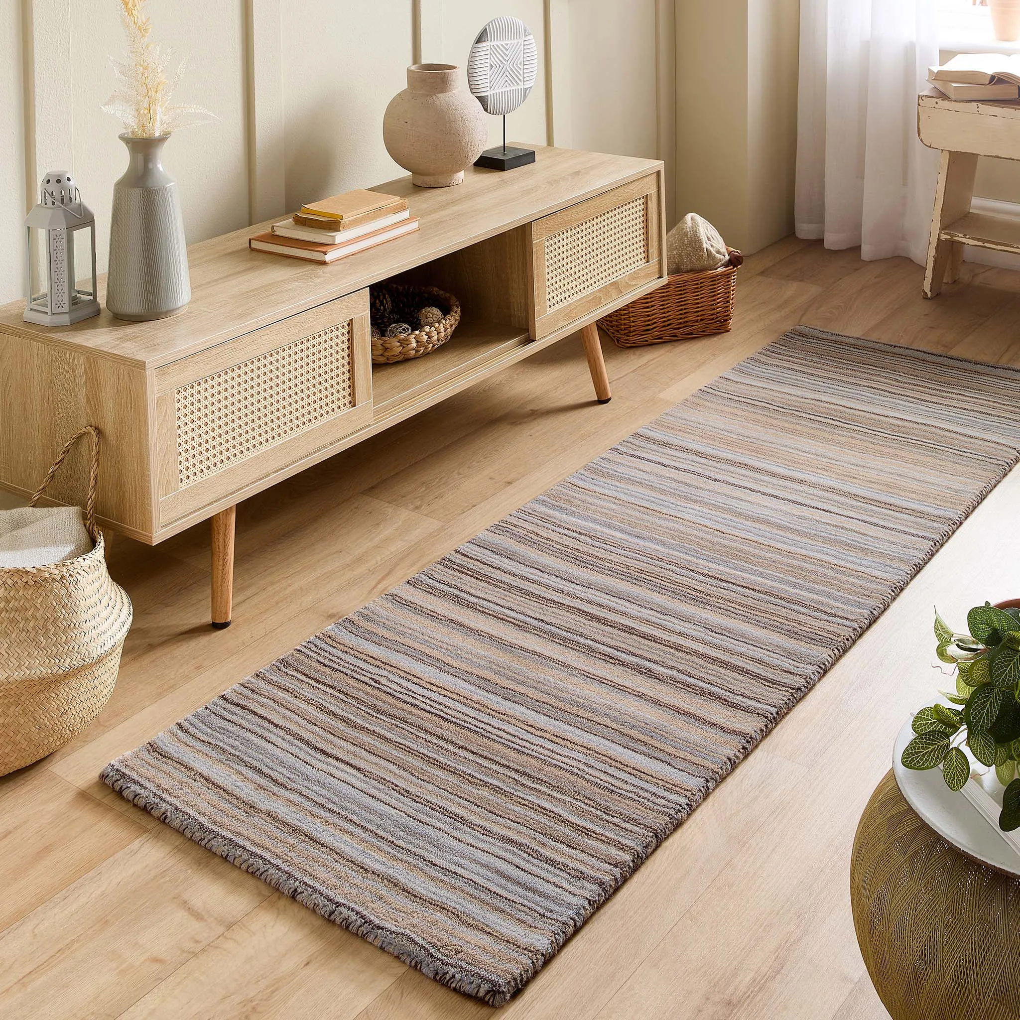 Fine Stripes Rug Beige